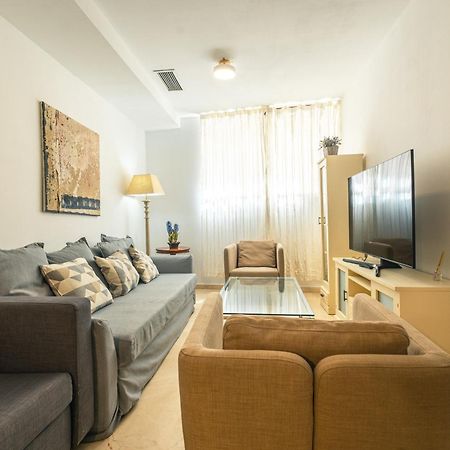 Grande Apartamento Familiar Seville Exterior photo