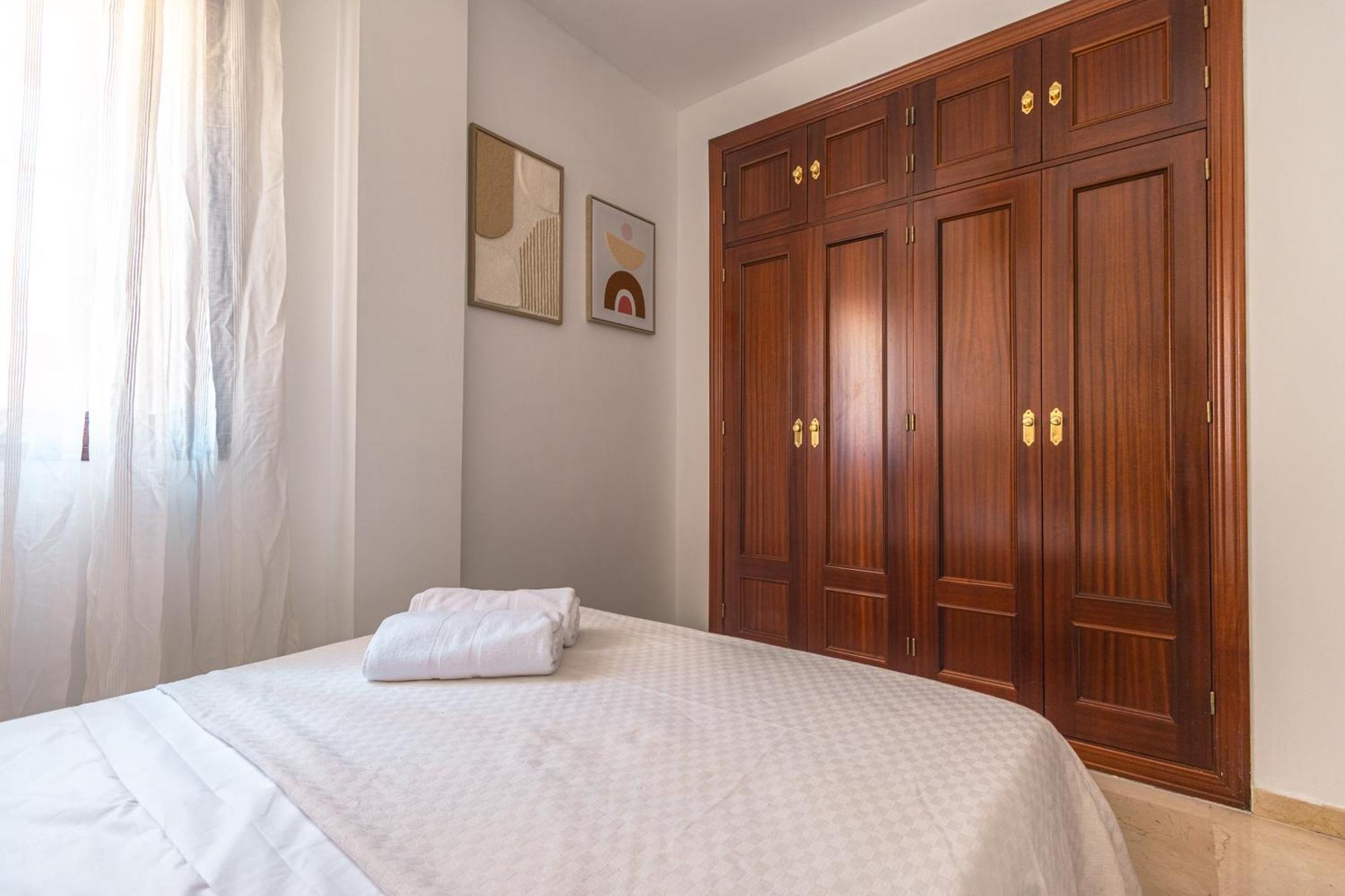 Grande Apartamento Familiar Seville Exterior photo