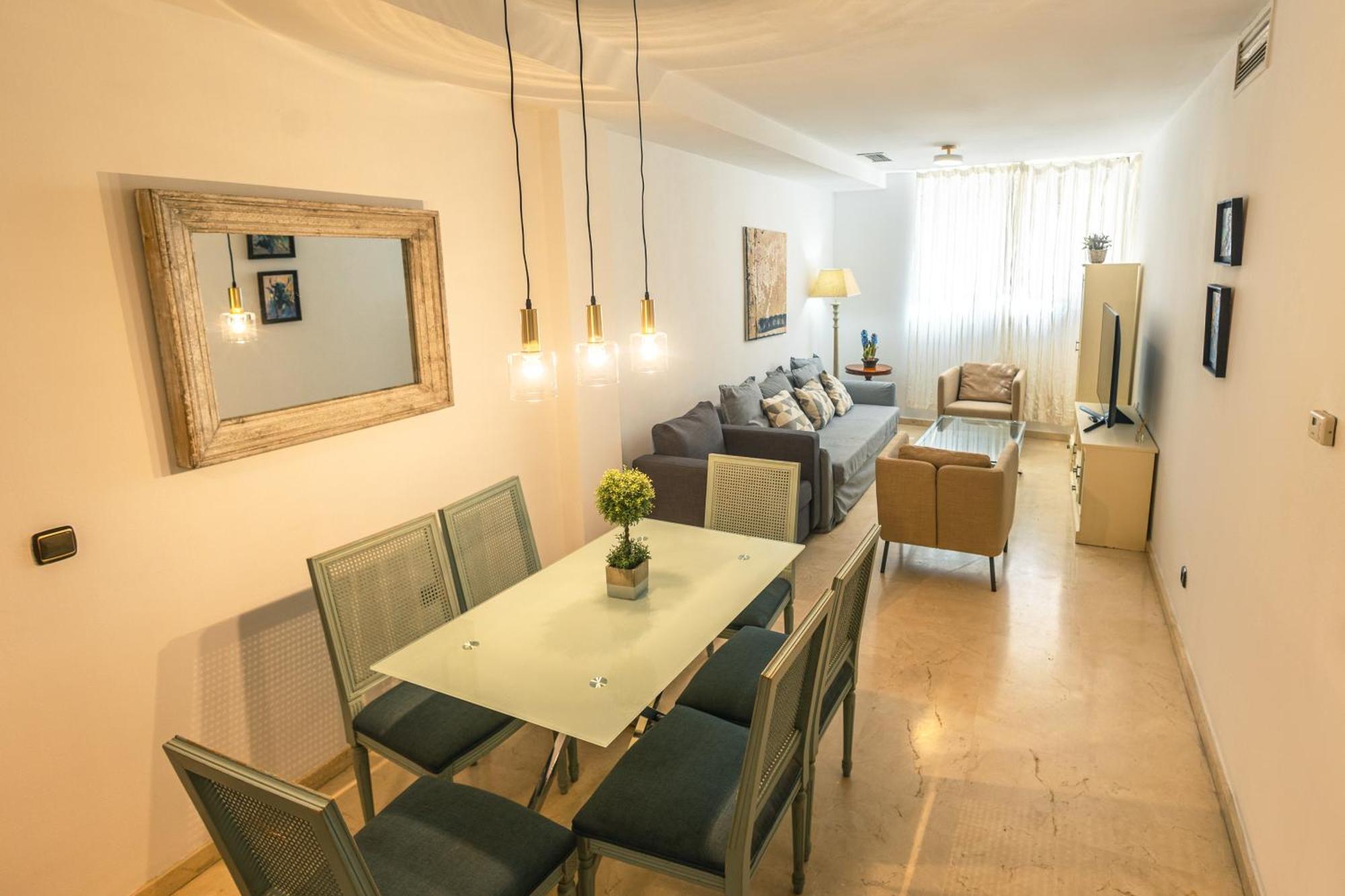 Grande Apartamento Familiar Seville Exterior photo