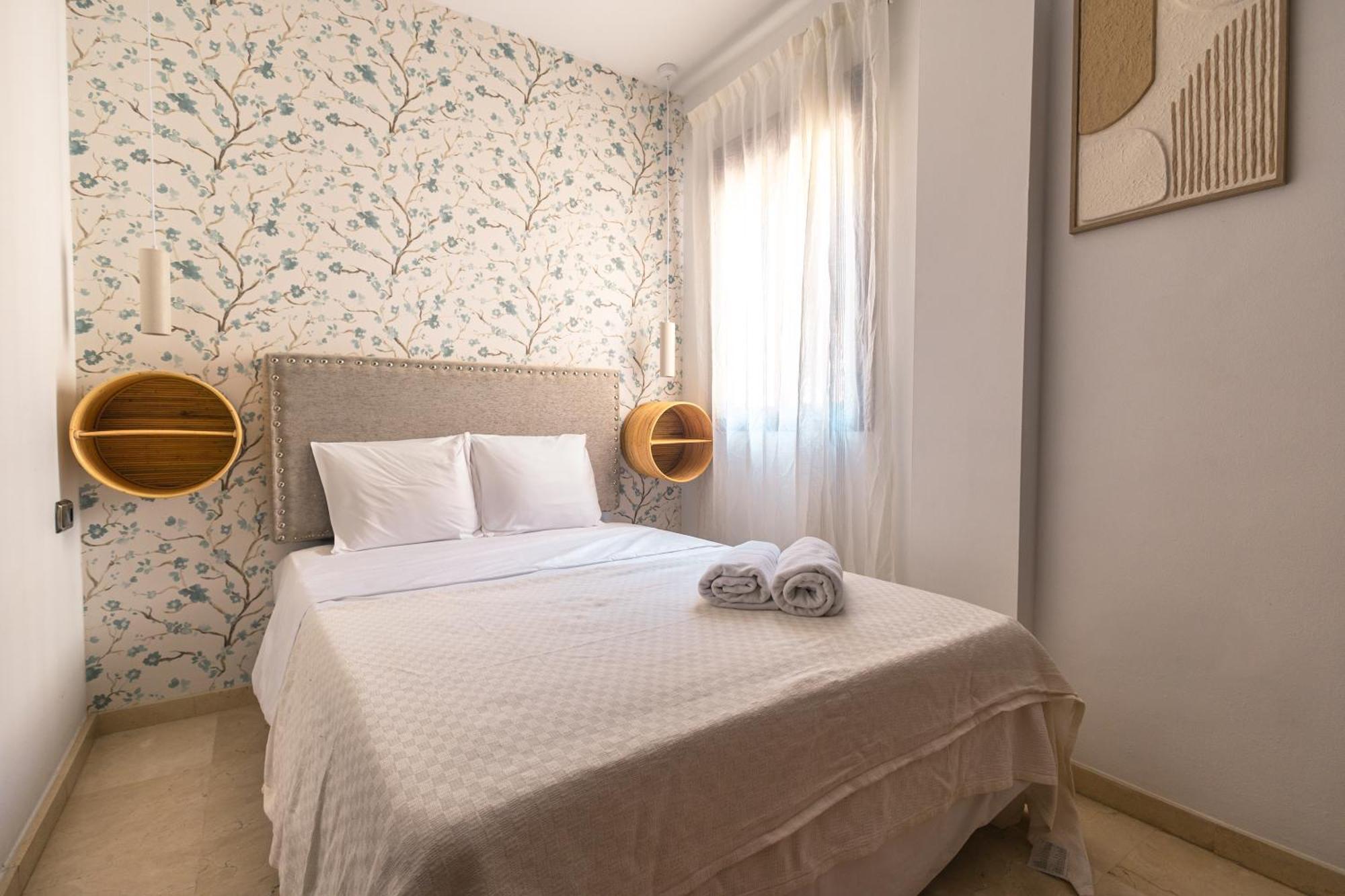 Grande Apartamento Familiar Seville Exterior photo