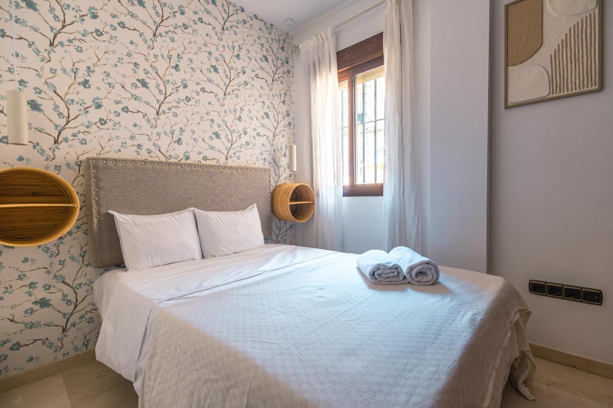 Grande Apartamento Familiar Seville Exterior photo