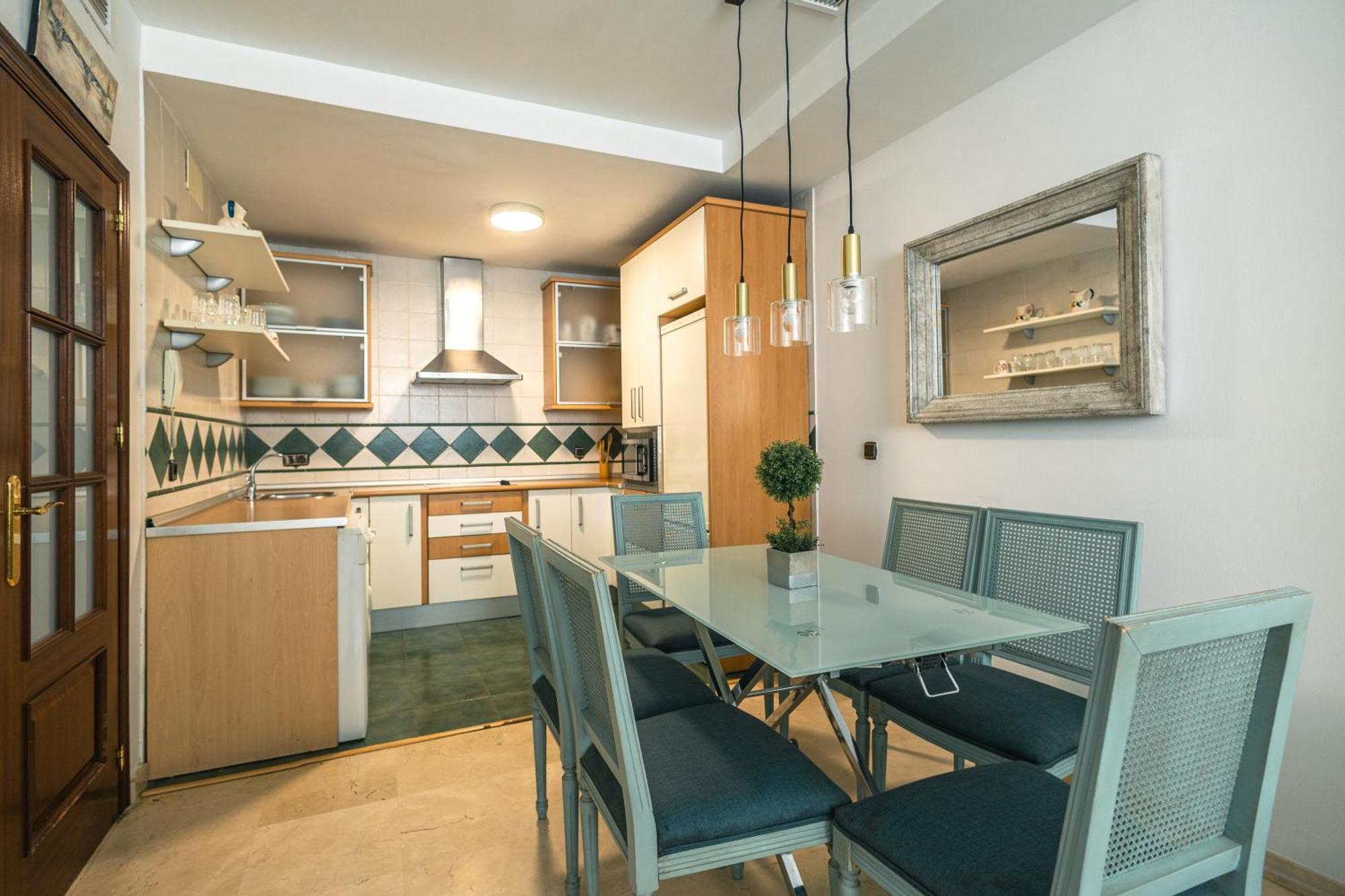 Grande Apartamento Familiar Seville Exterior photo