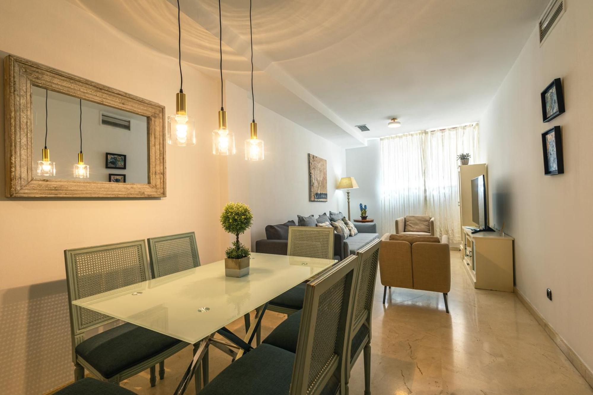 Grande Apartamento Familiar Seville Exterior photo